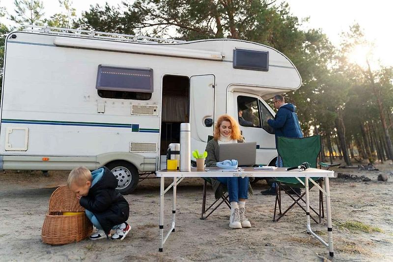 Budete nocovat v kempu, nebo v přírodě? To je jen jedna z otázek, které je třeba si před cestou položit.