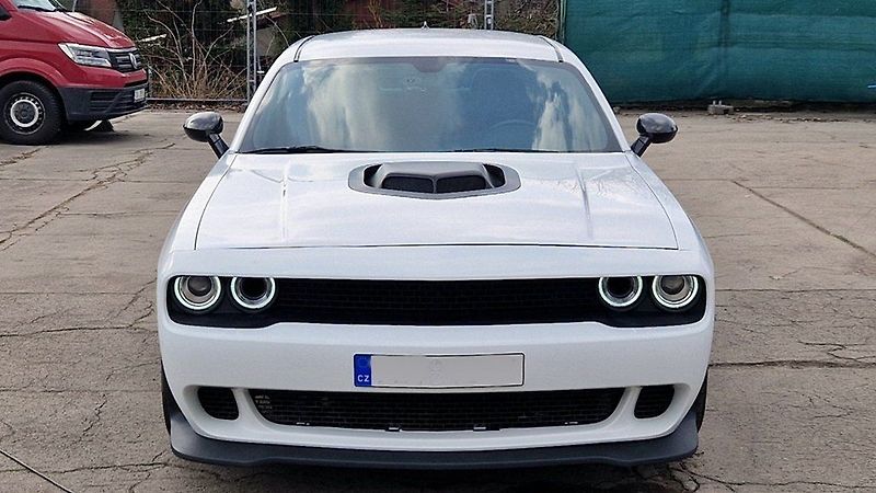 Dodge Challenger 5.7L V8 Hemi/Shaker/kůže/375 P - fotka 1 z 19