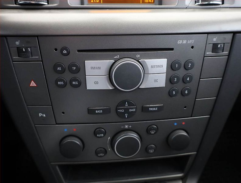 Opel Vectra (2008) 1.8, Automat, Serv.kniha - fotka 12 z 16