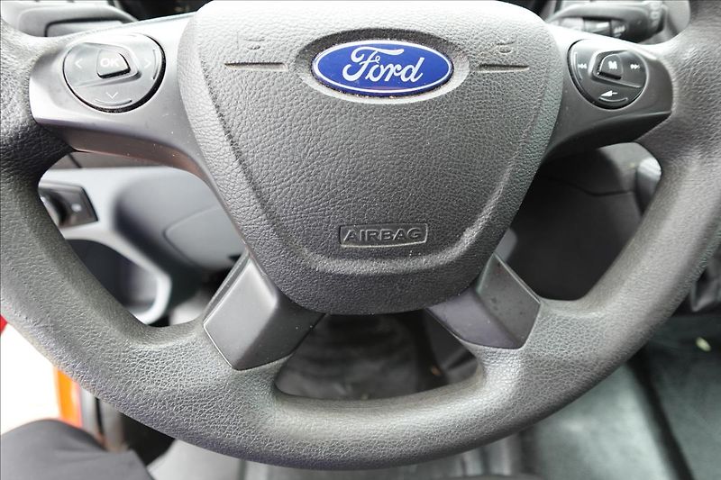 Ford Transit 2,2 TDCi  L2H2 9MÍST BUS KLIMA - fotka 28 z 38