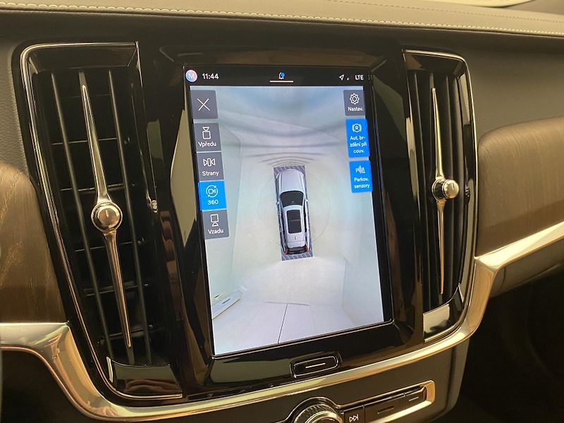 Volvo V90 B4 BRIGHT PLUS AUT REZERVACE - fotka 39 z 48