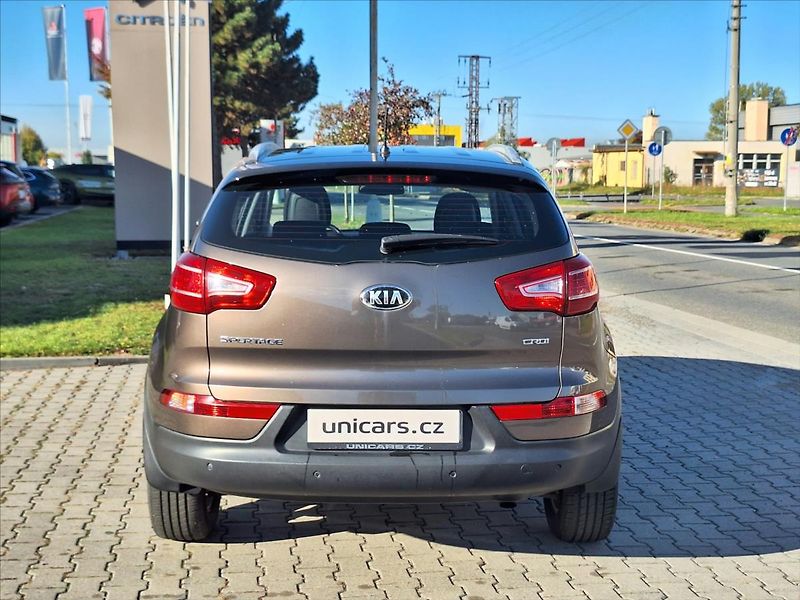 Kia Sportage 2,0 CRDI  Comfort Plus 4X4 CZ - fotka 5 z 15