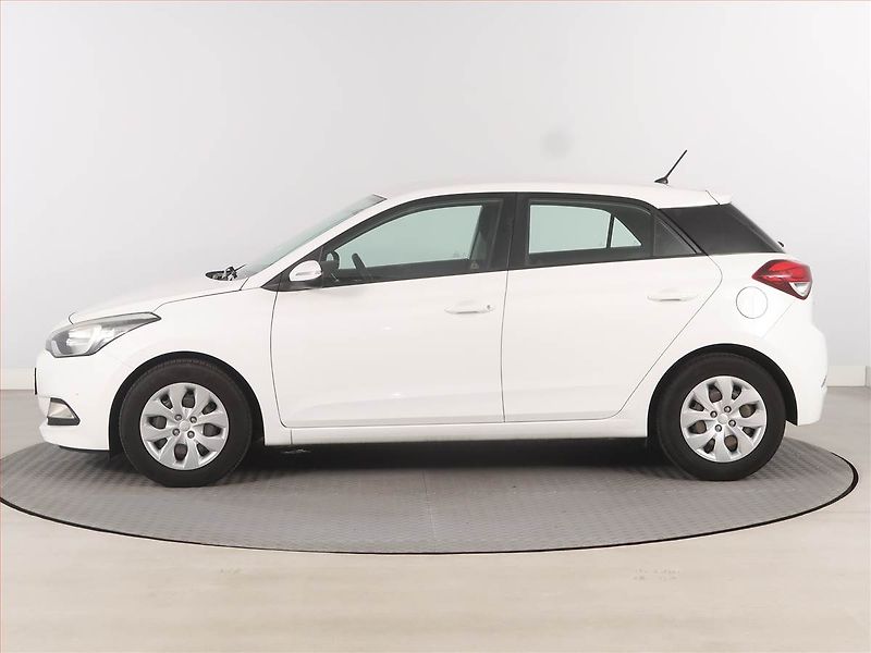 Hyundai i20 (2015) 1.1 CRDi - fotka 3 z 16