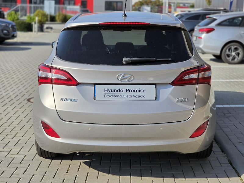 Hyundai i30 (2016) 1,6 GDI 99kW WG - fotka 4 z 17