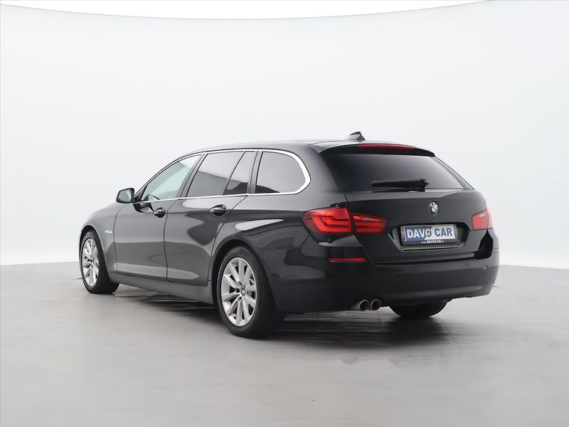 BMW Řada 5 3,0 530d x Drive Tažné Klima - fotka 4 z 33