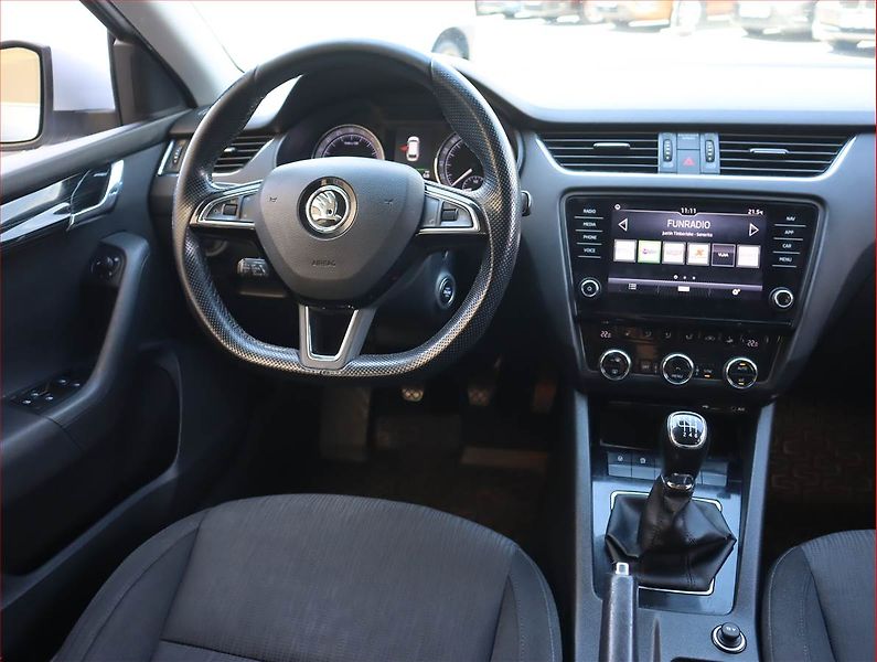 Škoda Octavia (2017) 2.0 TDI, Navi, Tempomat - fotka 7 z 18