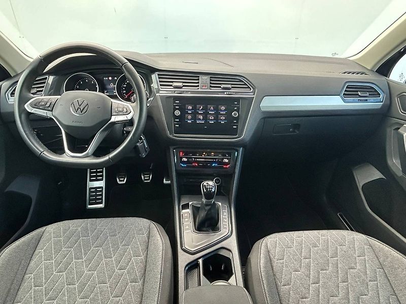 Volkswagen Tiguan (2023) 1.5 TSI 110kW MOVE manuál - fotka 5 z 31