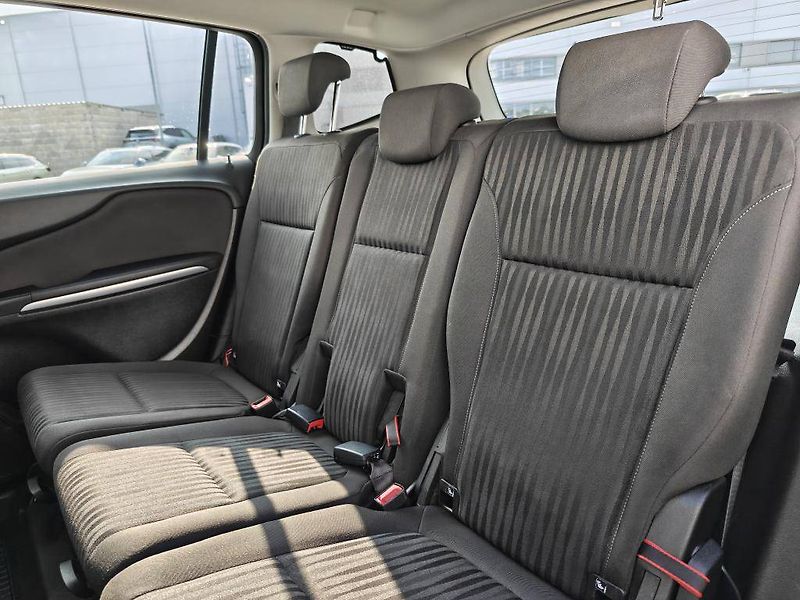 Opel Zafira 1,6 Turbo 100 kW Man. 1,6 Turb - fotka 8 z 20