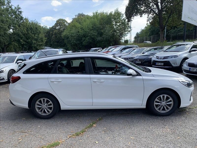 Hyundai i30 1,6 CRDI ČR - fotka 4 z 17