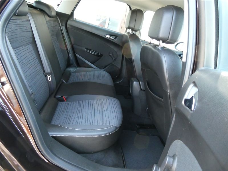 Opel Astra 1,4 i 88kW klima, serviska - fotka 27 z 44