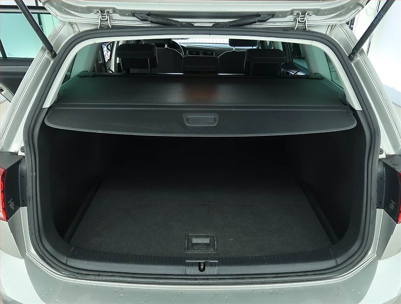 Volkswagen Golf (2017) Highline 2.0 TDI, Automat - fotka 14 z 16