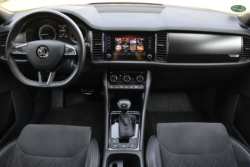 Škoda Kodiaq 2.0 TDi CR SPORT LINE,KŮŽE,LED - fotka 35 z 51