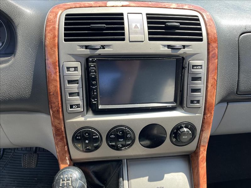 Kia Carnival 2,9 CRDi 6.MÍST STK 5/2028 - fotka 18 z 31