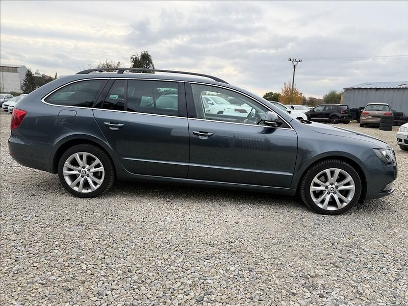 Škoda Superb 2,0 TDI PO ROZVODECH, NOVÁ STK - fotka 4 z 28