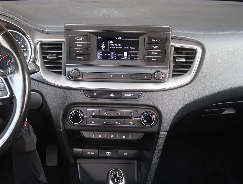 Kia Ceed (2020) 1.0 T-GDI, Tempomat - fotka 12 z 16