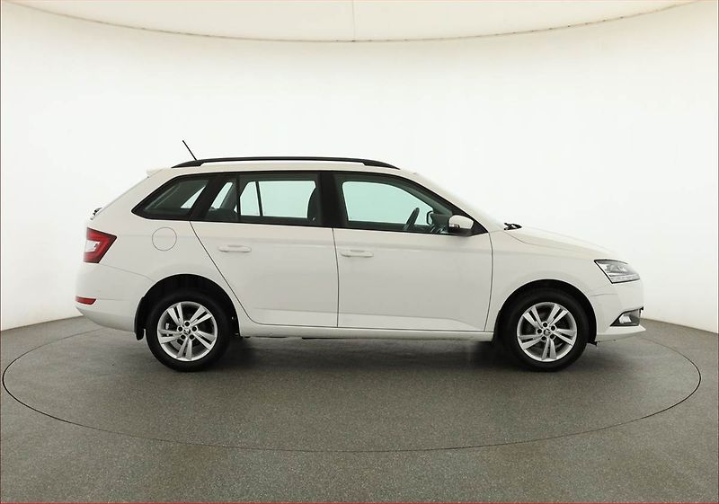 Škoda Fabia (2021) Style 1.0 TSI, Tempomat - fotka 6 z 19
