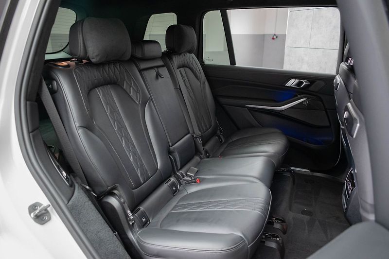BMW X7 xD 40d ///M*TAŽNÉ*7.MÍST*ČR 1M - fotka 14 z 49