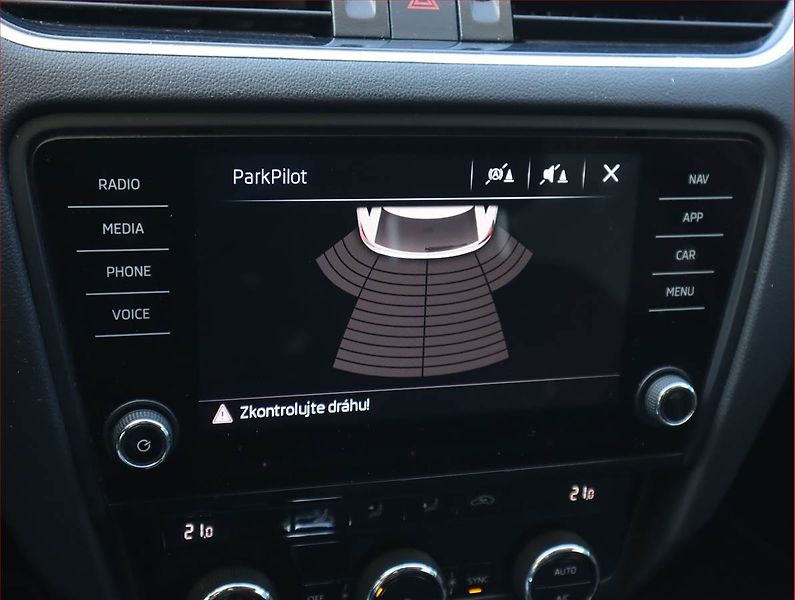 Škoda Octavia (2017) 1.6 TDI, Automat, Navi - fotka 23 z 23