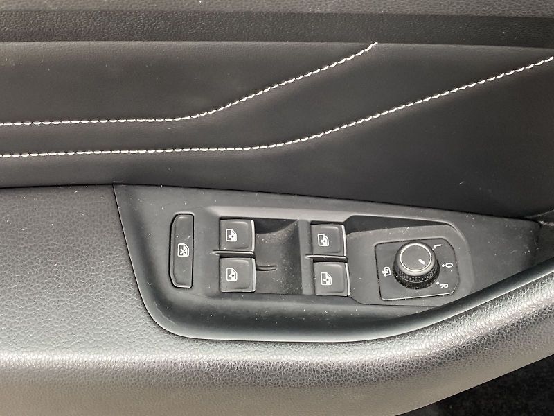 Volkswagen Passat (2020) Variant 2.0 TDI DSG 4Motion - fotka 23 z 34