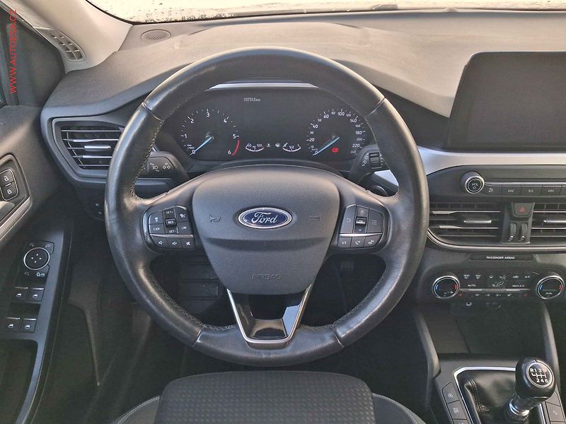 Ford Focus (2019) 1.5 TDCi, Titanium, LED - fotka 11 z 18