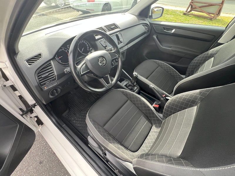 Škoda Fabia (2019) Ambition 1.0TSi 70kW 5°manuáln - fotka 10 z 26