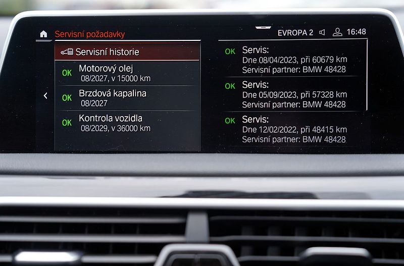 BMW Řada 7 730d xDrive/Mpaket/9AT/Lasery - fotka 44 z 47
