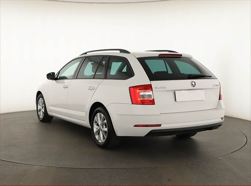 Škoda Octavia (2019) Ambition 1.6 TDI, ČR,1.maj - fotka 4 z 18