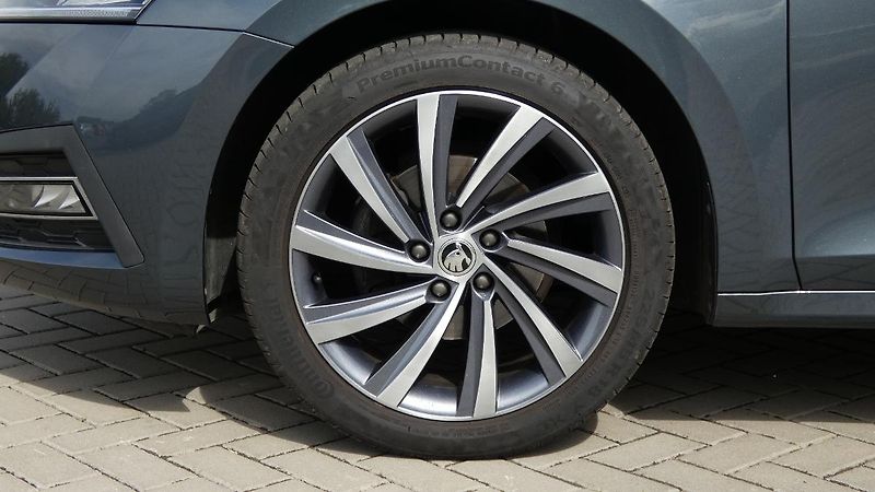 Škoda Octavia 2,0 TDI Style 110 kW - fotka 22 z 23
