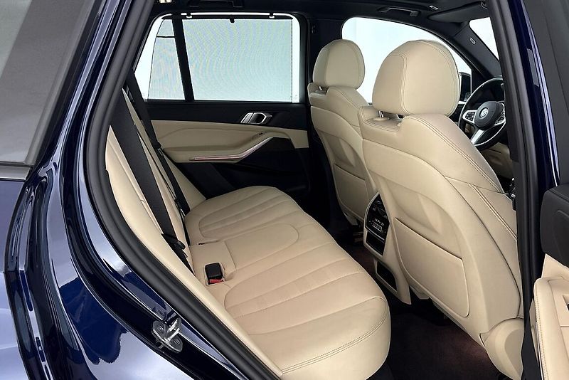 BMW X5 xDrive40i - fotka 13 z 29