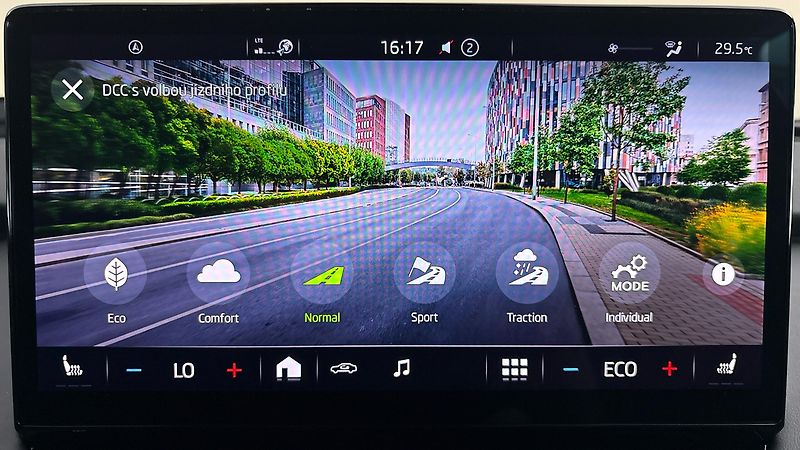 Škoda Enyaq 82 kWh AUT 80x Sportline - fotka 31 z 33