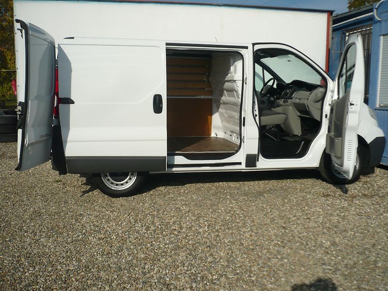 Opel Vivaro 2.0DCI L1H1 Klima - fotka 20 z 24