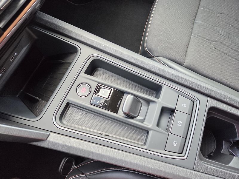 Cupra Formentor 1,5 TSi DSG LED Matrix TZ Záru - fotka 14 z 15