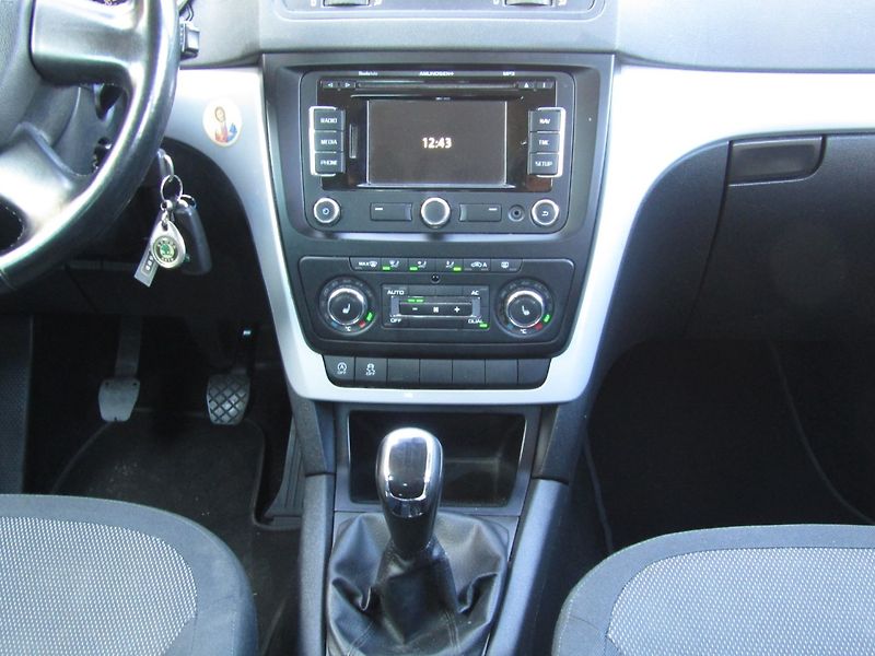 Škoda Yeti (2011) 1.6 TDI  77kW NOVÁ SPOJKA - fotka 17 z 37