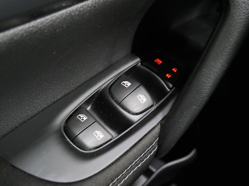 Nissan Qashqai - fotka 12 z 25