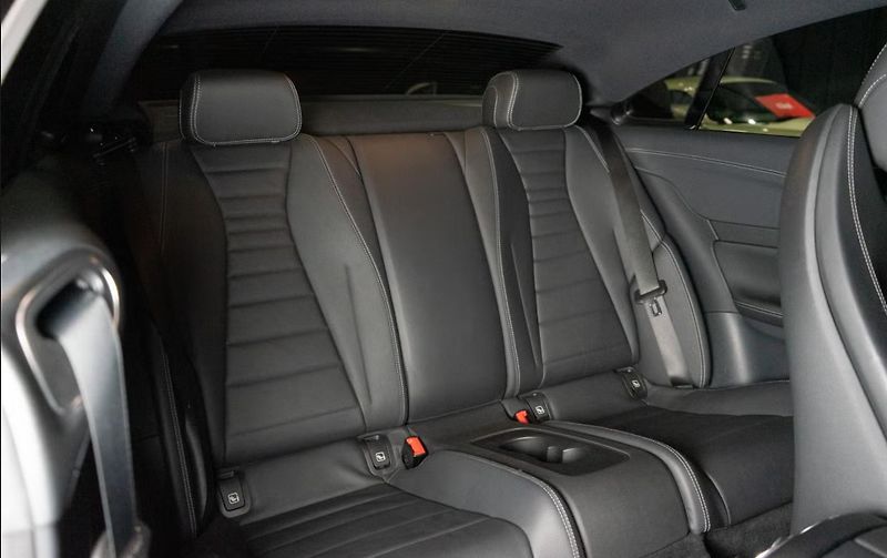 Mercedes-Benz Třídy E 450 4MATIC AMG Coupé - fotka 16 z 17