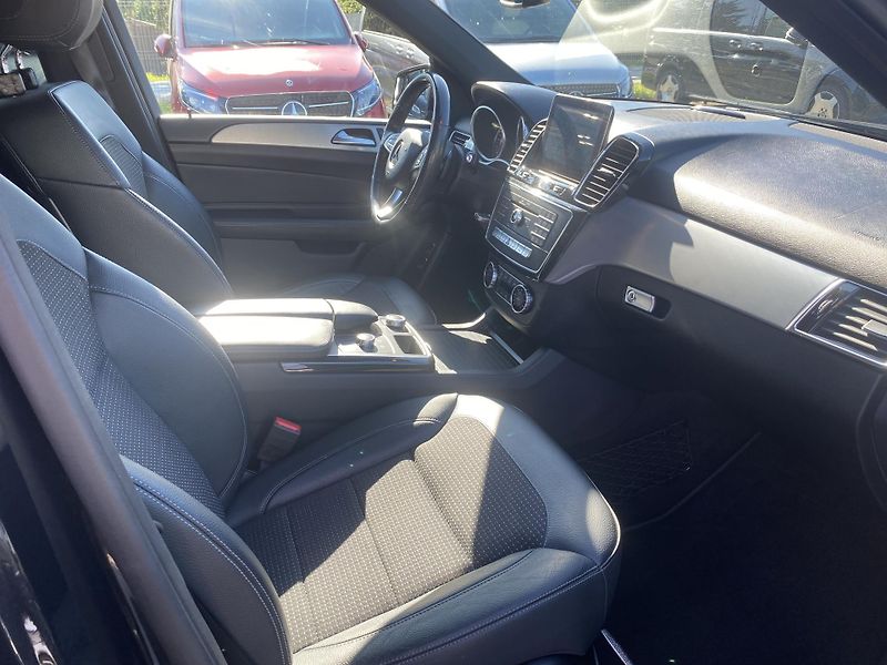 Mercedes-Benz GLE 250d 4M AMG - fotka 15 z 27