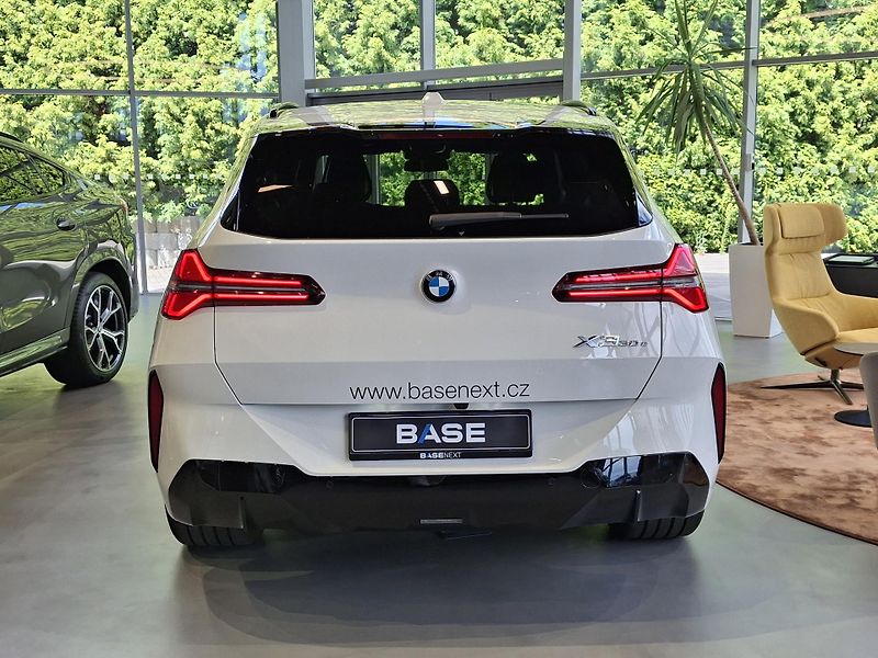 BMW X3 xDrive 30e M Sport - fotka 5 z 25