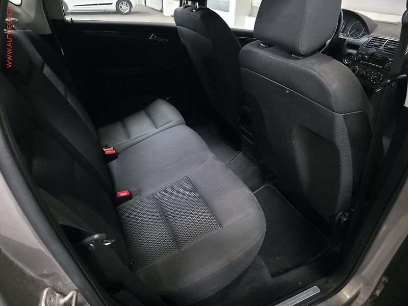 Mercedes-Benz Třídy A (2005) 1.7i, AC, STK4/28 - fotka 13 z 15