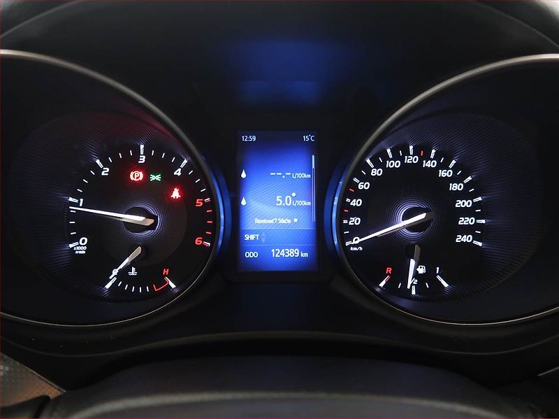 Toyota Avensis (2016) 2.0 D-4D, Serv.kniha, Navi - fotka 11 z 17