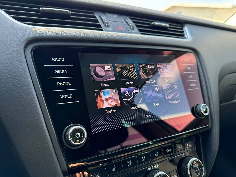 Škoda Octavia combi Style Plus 2,0 TDI 110 k - fotka 11 z 25