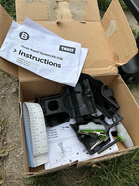 Ostatní (2022) THULE  KIT  1726 + 754 - fotka 7 z 7