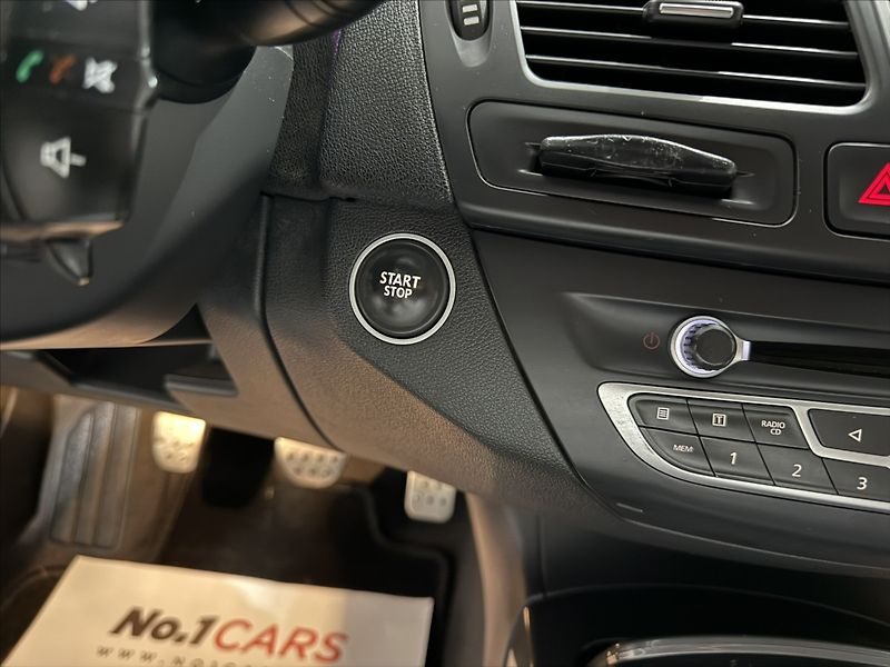 Renault Laguna 2,0   DCi GT 4CONTROL BI-XEN - fotka 16 z 42
