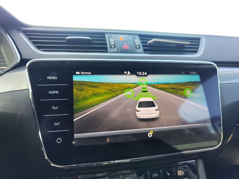 Škoda Superb 2.0 TDI/140kW Style DSG ČR - fotka 18 z 32