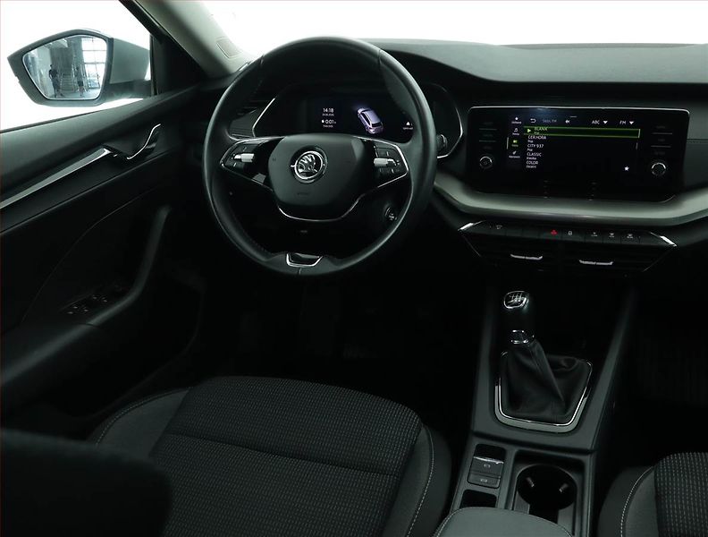 Škoda Octavia (2023) Ambition 2.0 TDI, ČR,1.maj - fotka 7 z 15