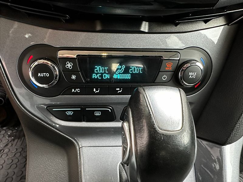 Ford Focus 2,0 TDCi 85kW AUTOMAT - fotka 25 z 39