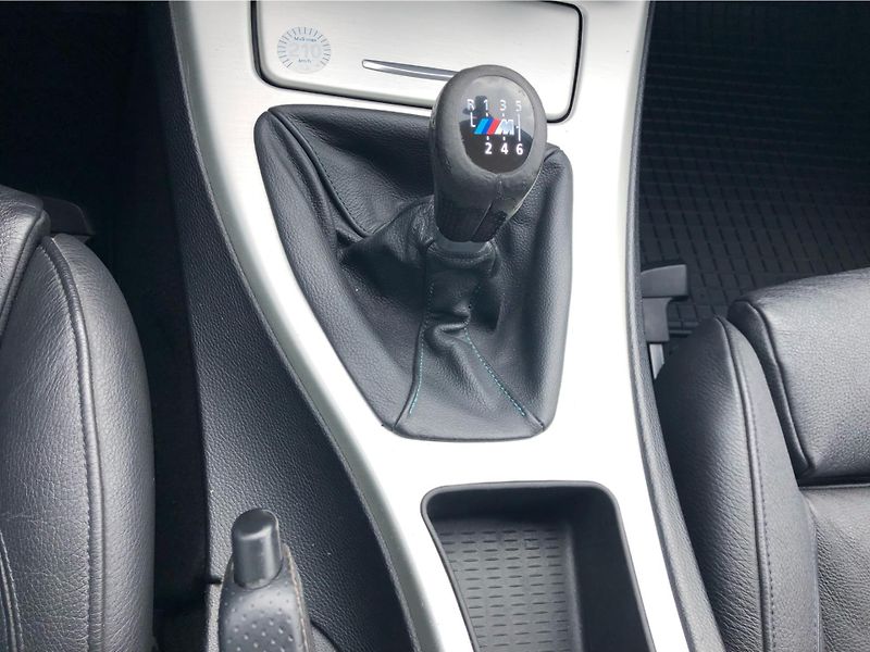 BMW Řada 3 325i - fotka 21 z 29