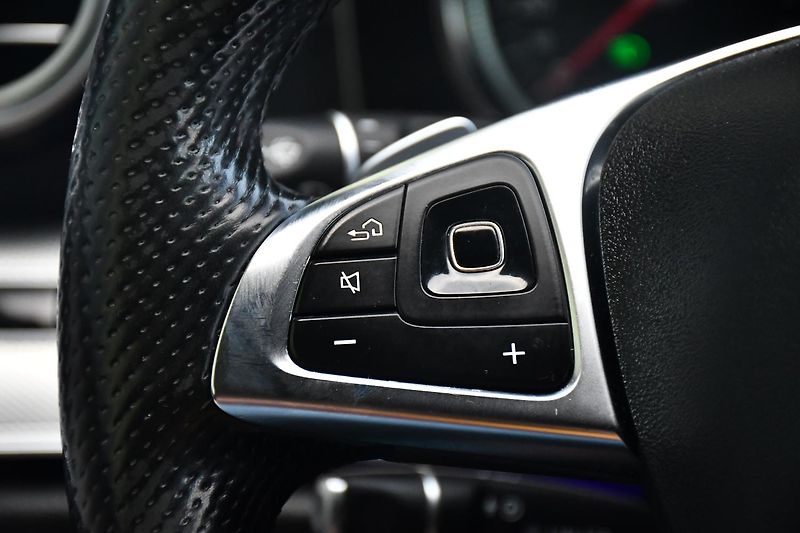 Mercedes-Benz Třídy E 350D AMG K360° HEAD-UP - fotka 28 z 51