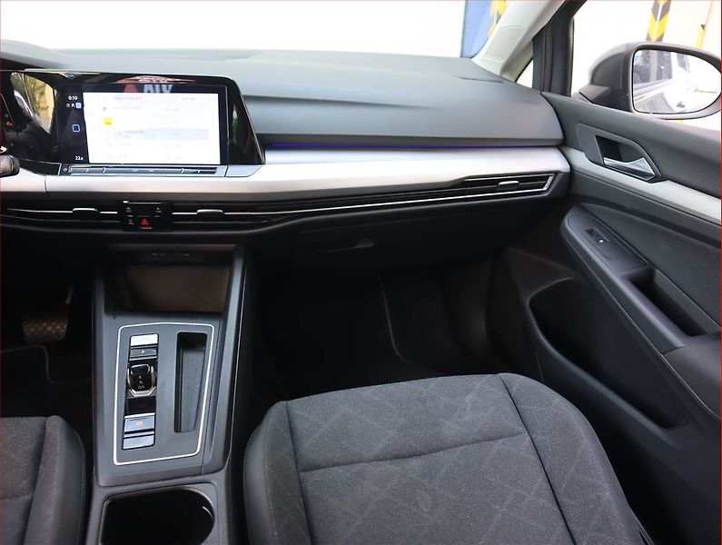 Volkswagen Golf (2021) Life 2.0 TDI, Automat, Navi - fotka 8 z 21