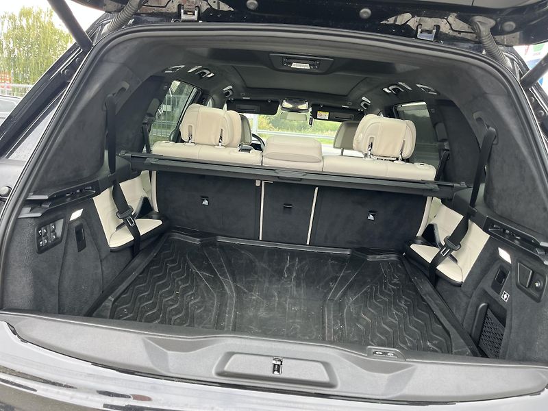 BMW X7 (2022) XDRIVE 4.0d - fotka 16 z 19
