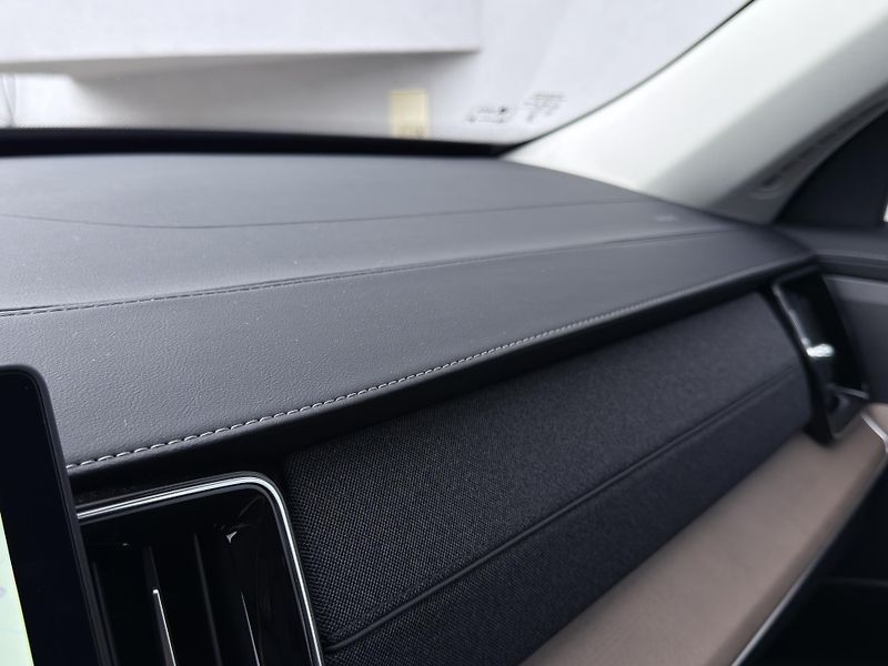 Volvo XC90 B5 AWD PLUS BRIGHT // +kola  - fotka 24 z 51